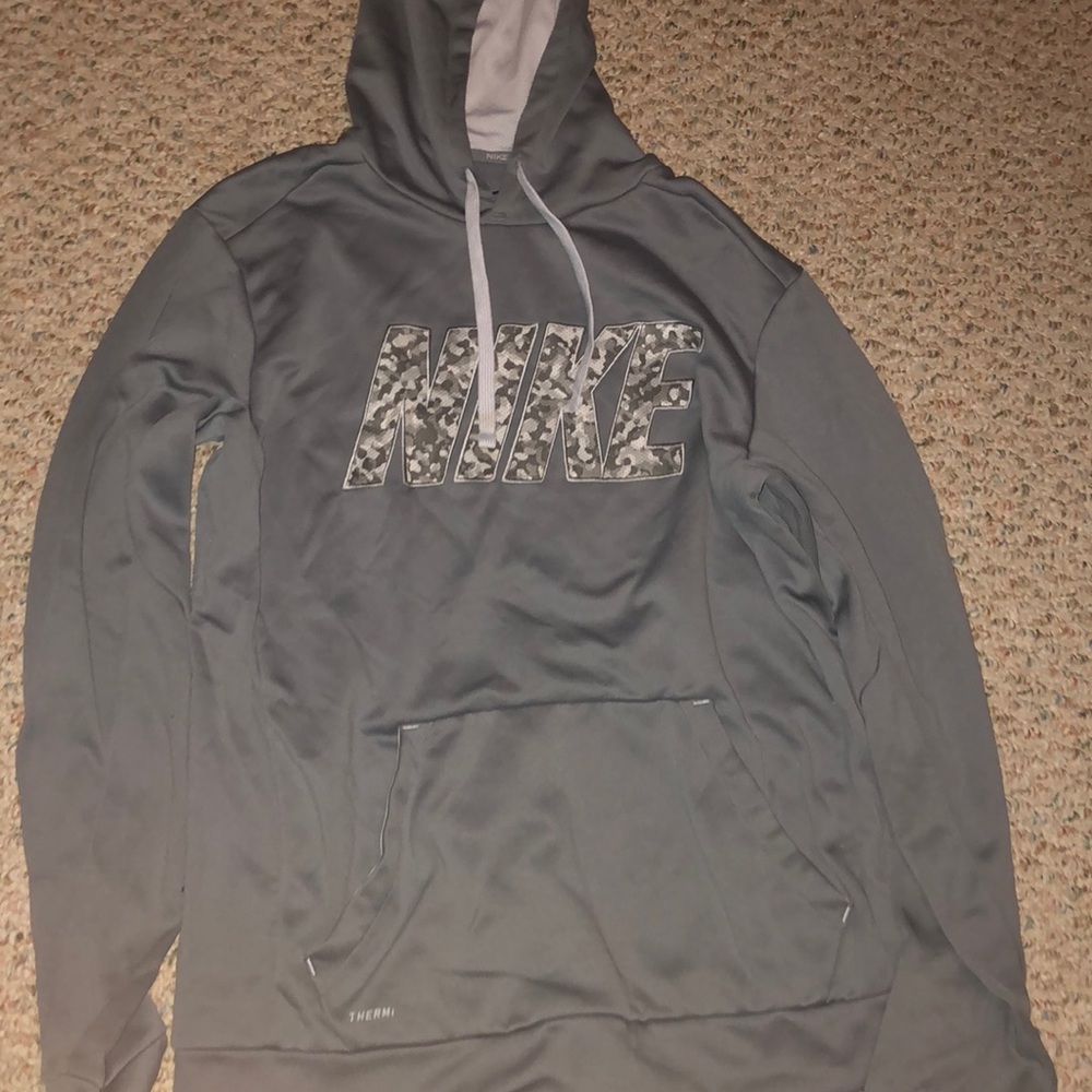 Nike hooded sweatshirt w/ camo Nike logo